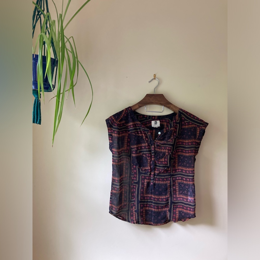 QUIKSILVER - XS Sheer Button Down Blouse
